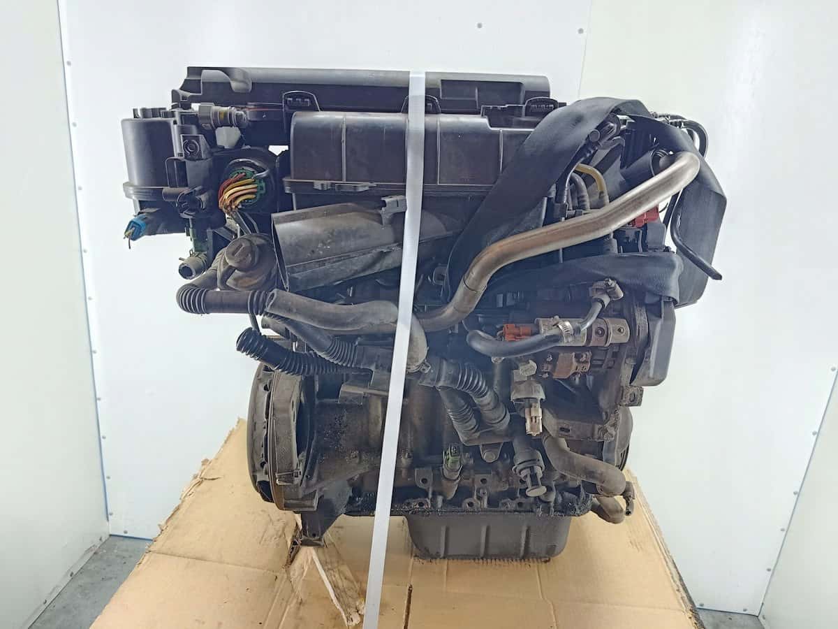 Moteur 8HZ (DV4TD) vue 2