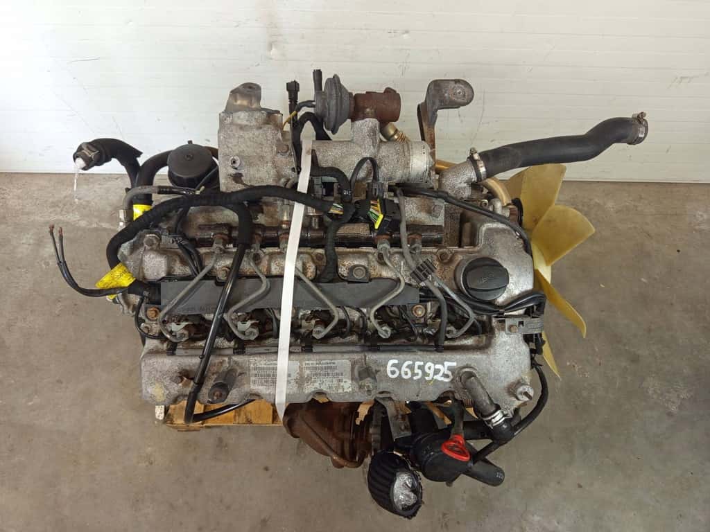 Moteur D27DT vue 3