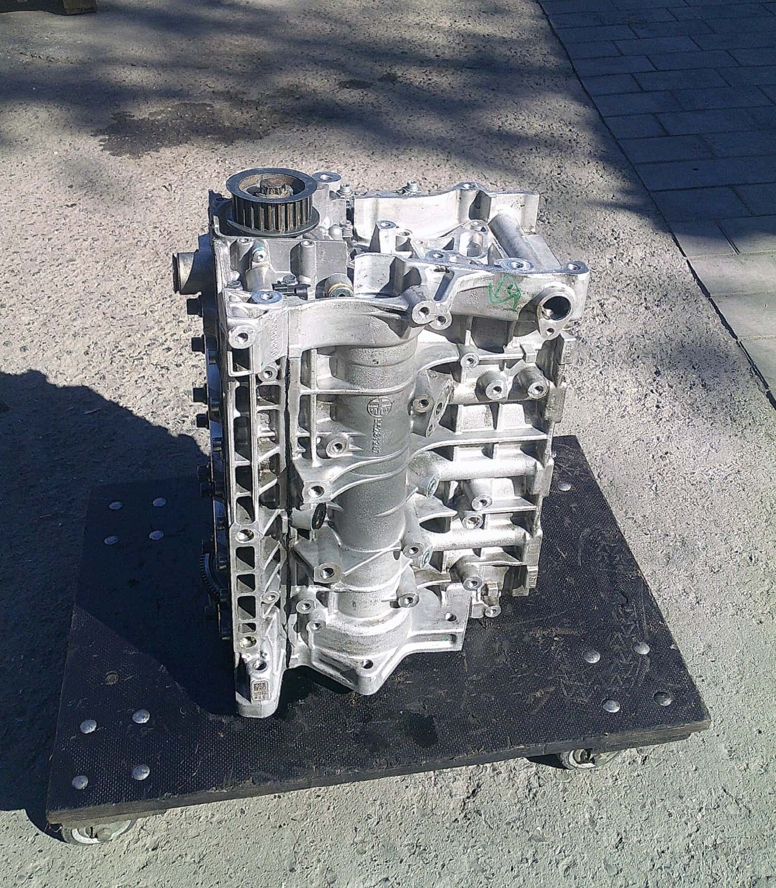 Moteur 552 68 818 vue 6