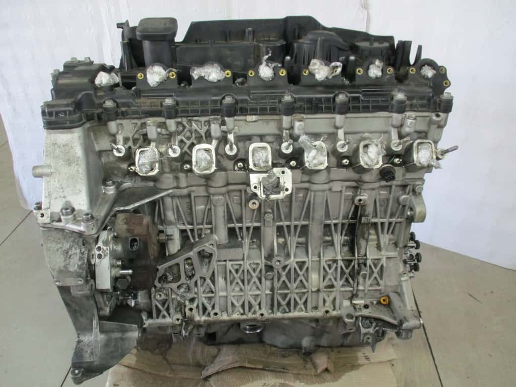 Moteur 306D3 vue 5