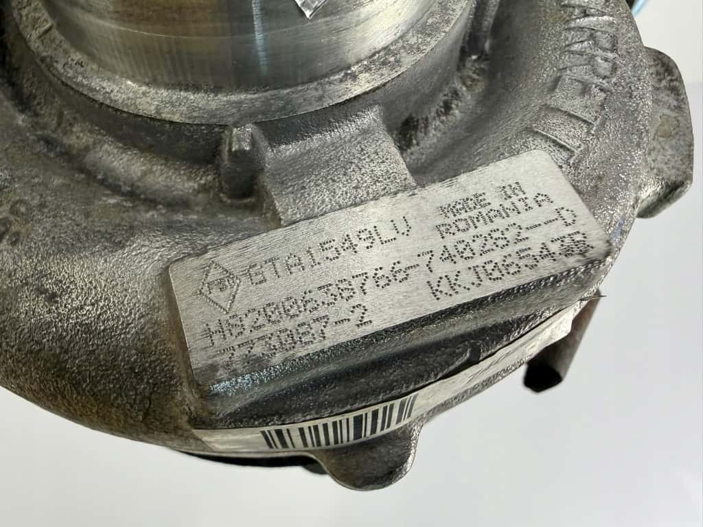 Moteur M9R 830 vue 6