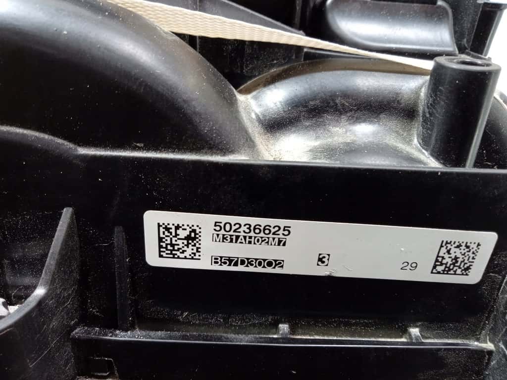 Moteur B57 D30 B vue 4
