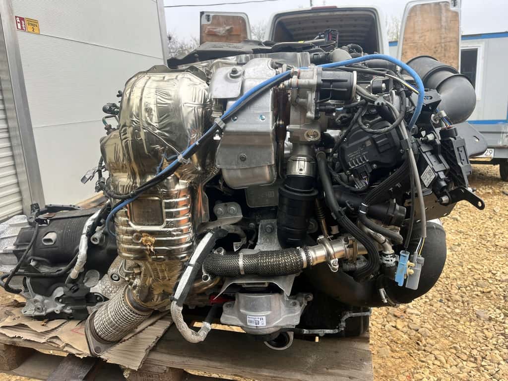 Moteur 204DTY(AJ21D4) vue 2