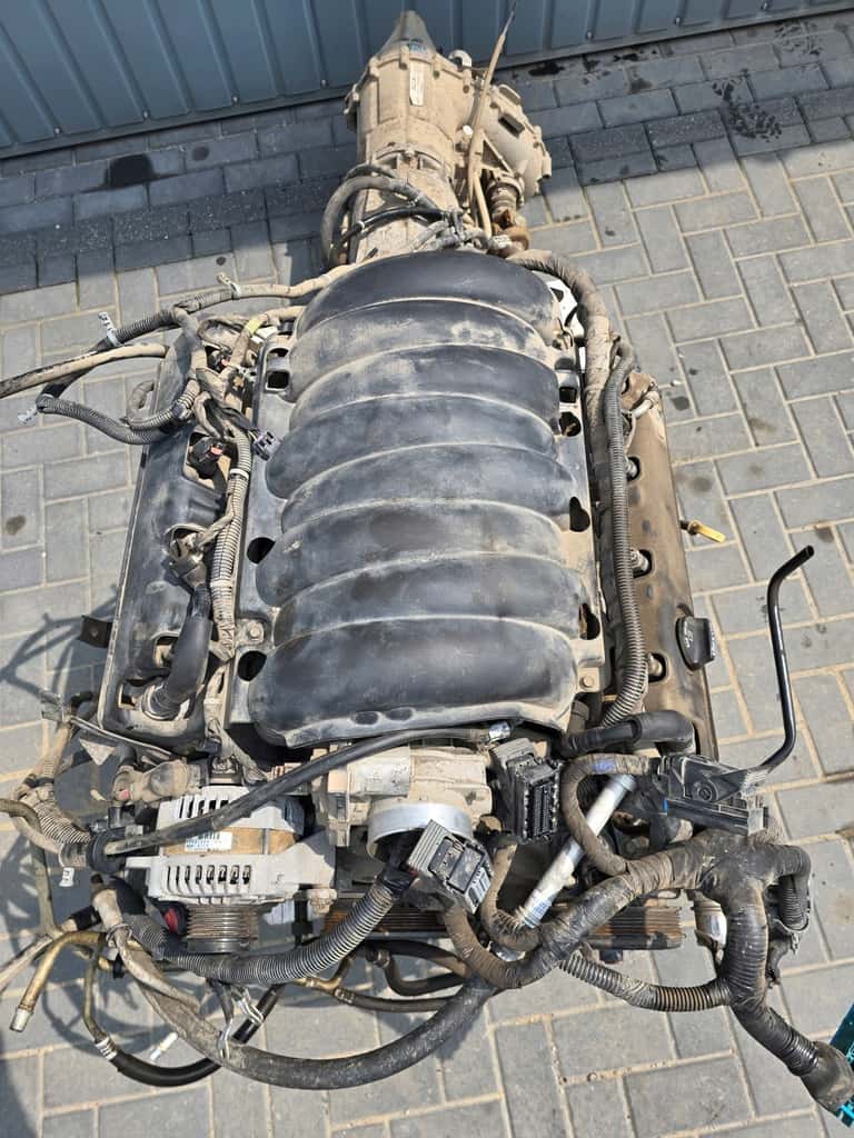 Moteur L83(325CUV8) vue 2