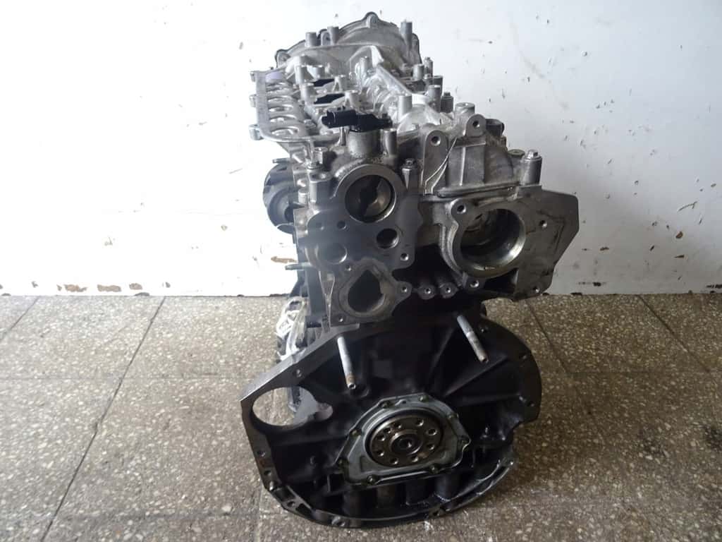 Moteur M9R 750 vue 3