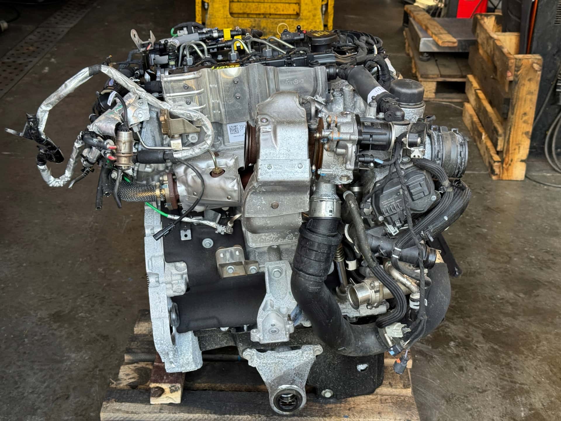 Moteur 204DTY vue 3