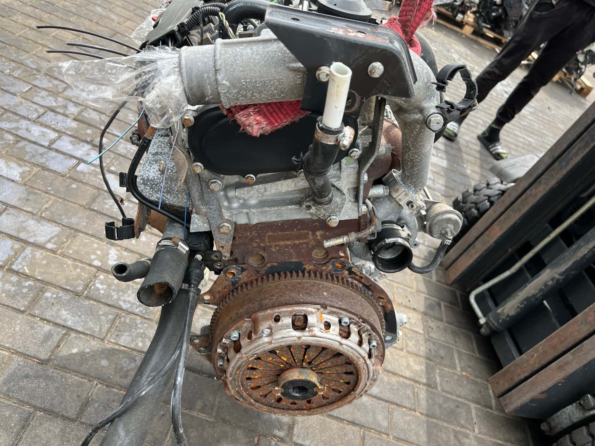 Moteur F1AE0481C vue 7