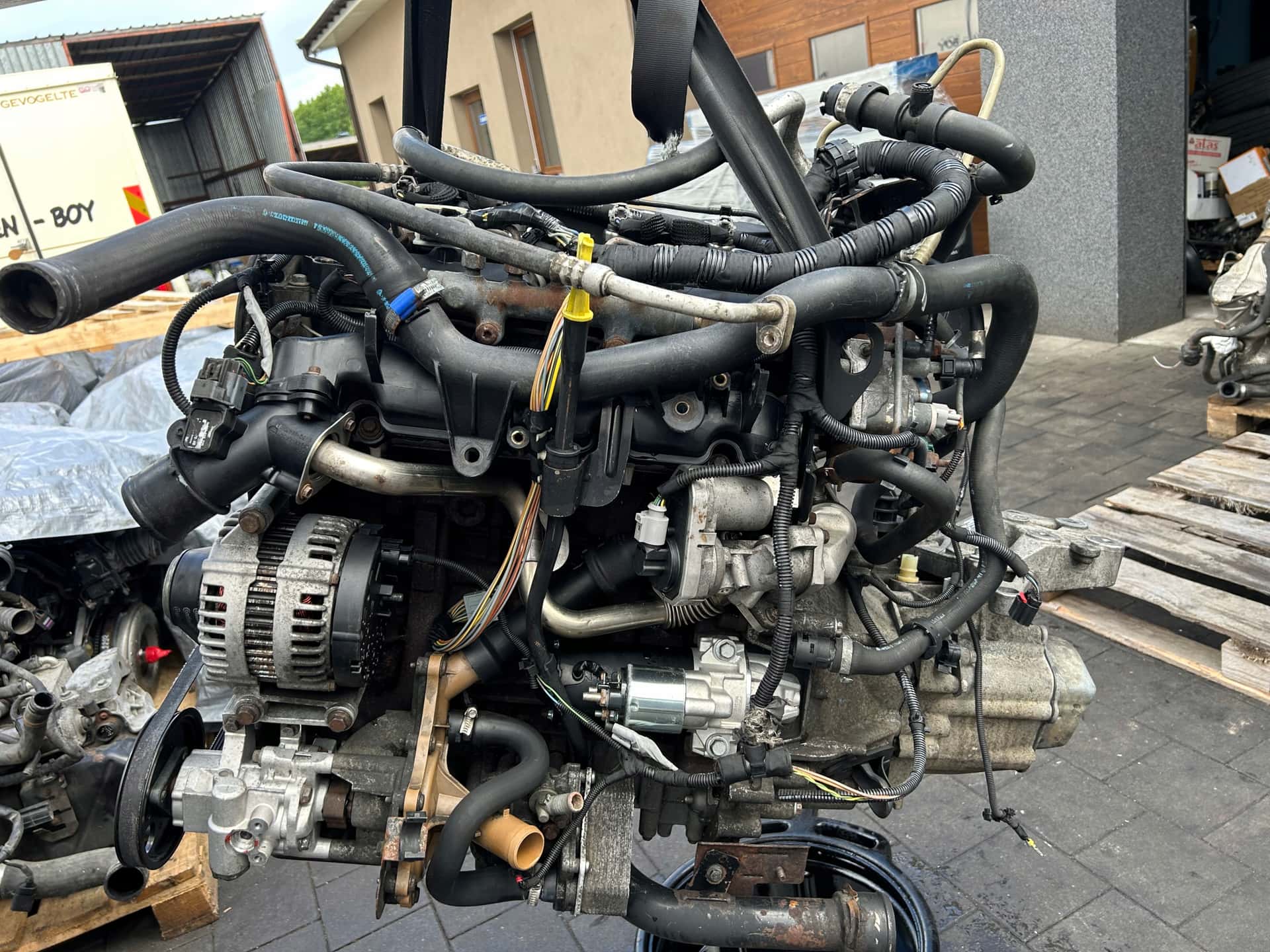 Moteur 4HV (P22DTE) vue 2