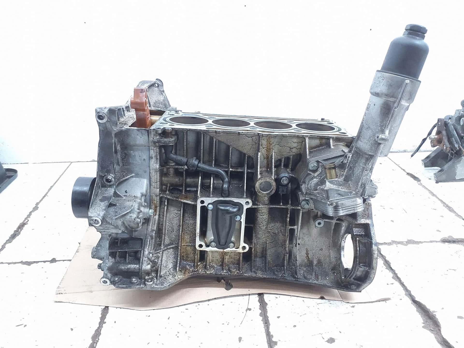 Moteur M 112.946 vue 5