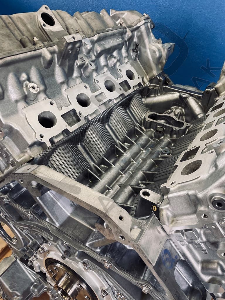 Moteur S63 B44 A — vue 13