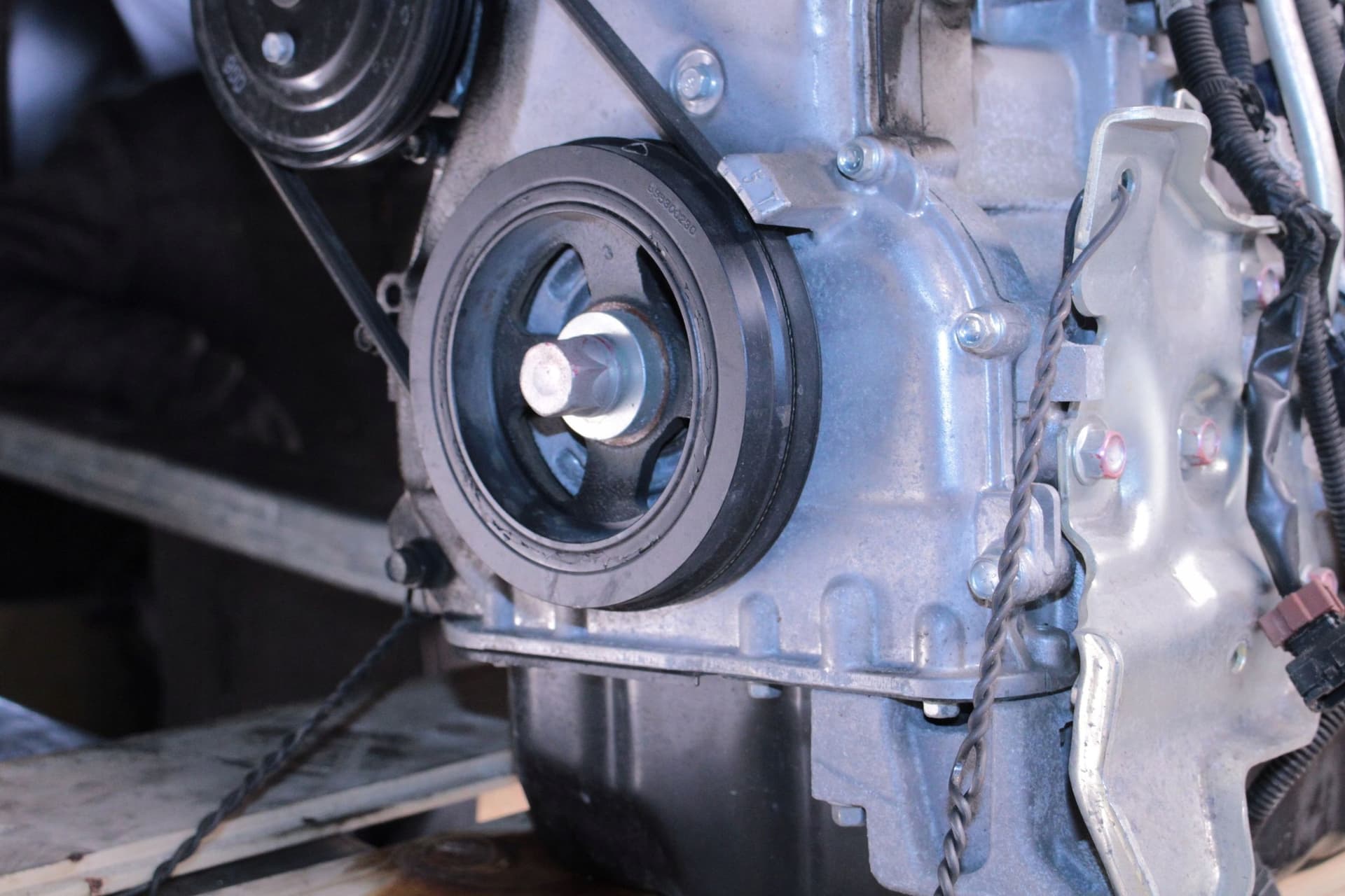 Moteur 4B12 — vue 5