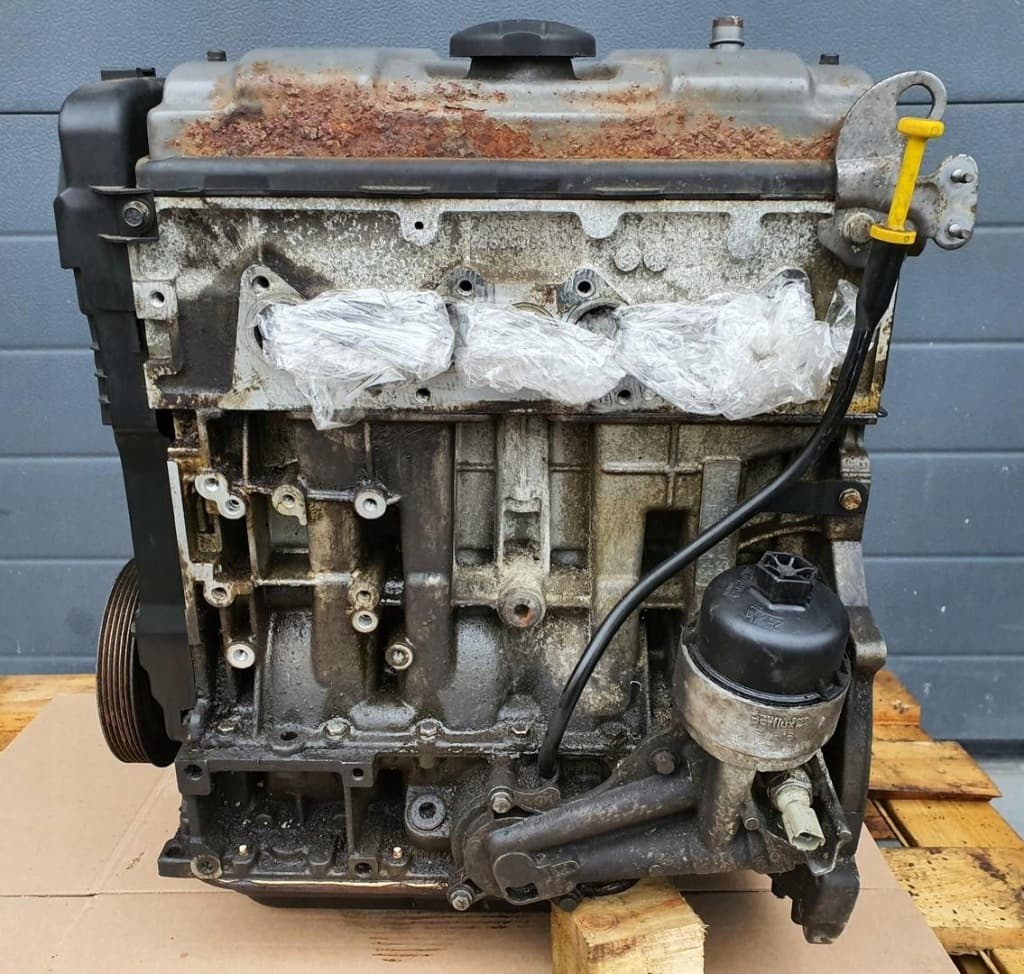 Moteur KFW (TU3A) — vue 3