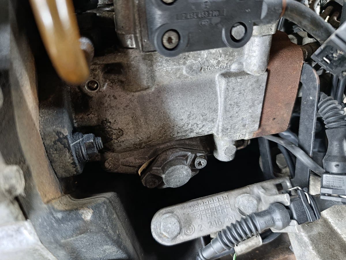 Moteur M51 D25 (256T1) — vue 9