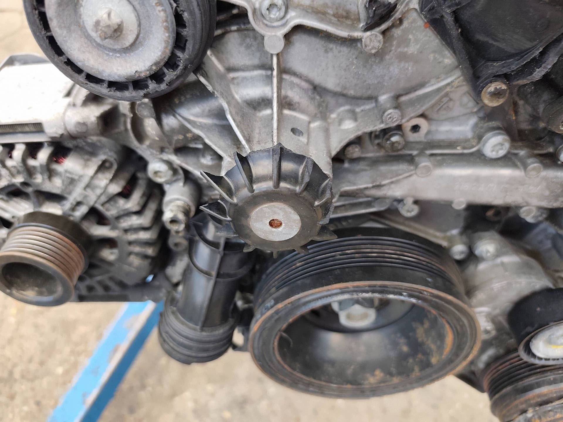 Moteur M 157.980 — vue 5