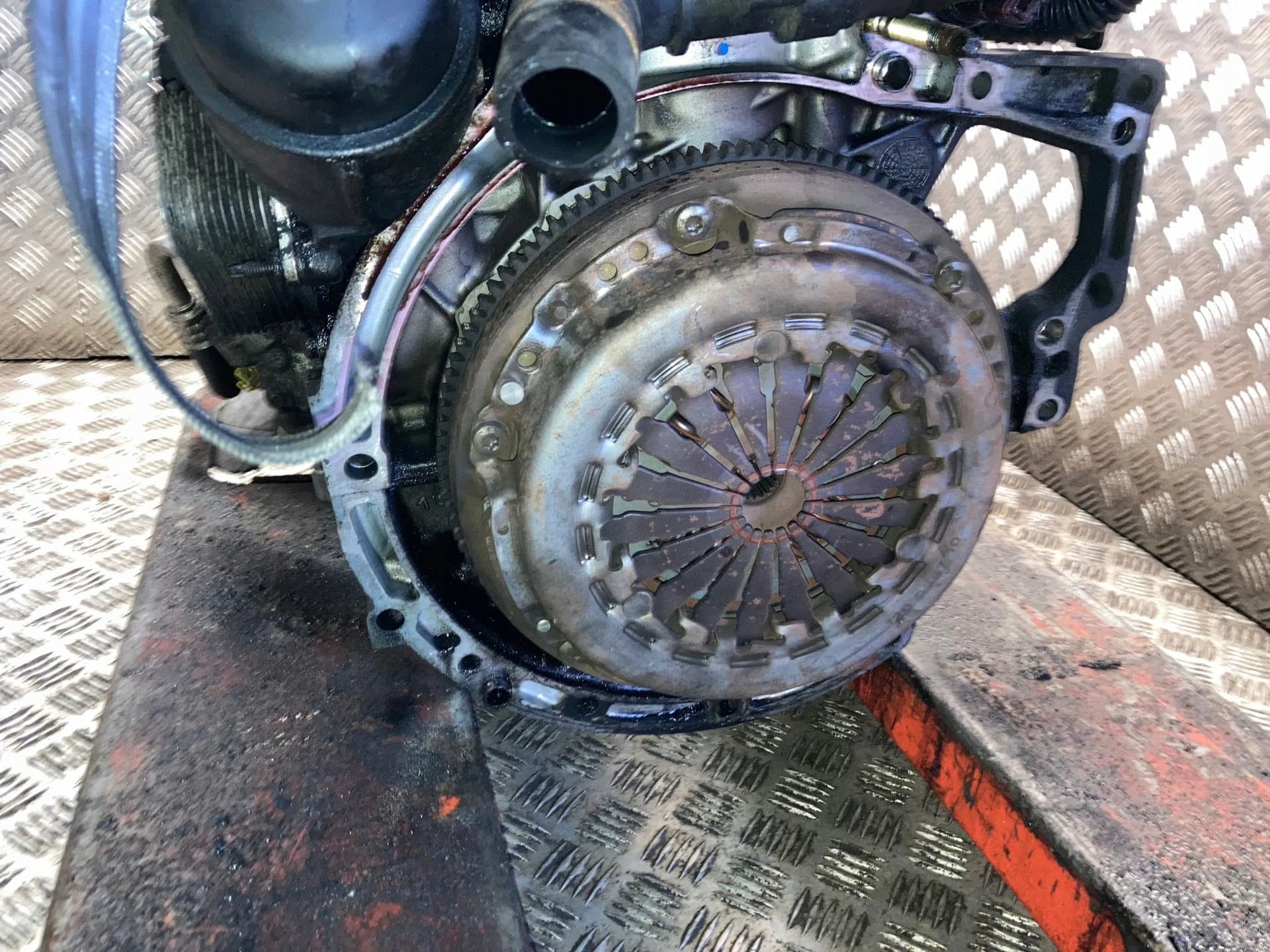Moteur 8HZ (DV4TD) — vue 9