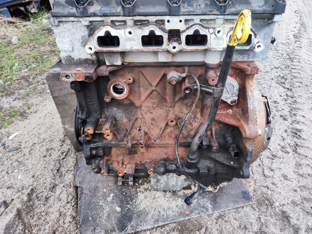 Moteur W10 B16 A — vue 2