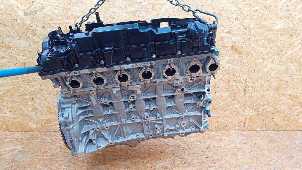 Moteur B57 D30 B — vue 3