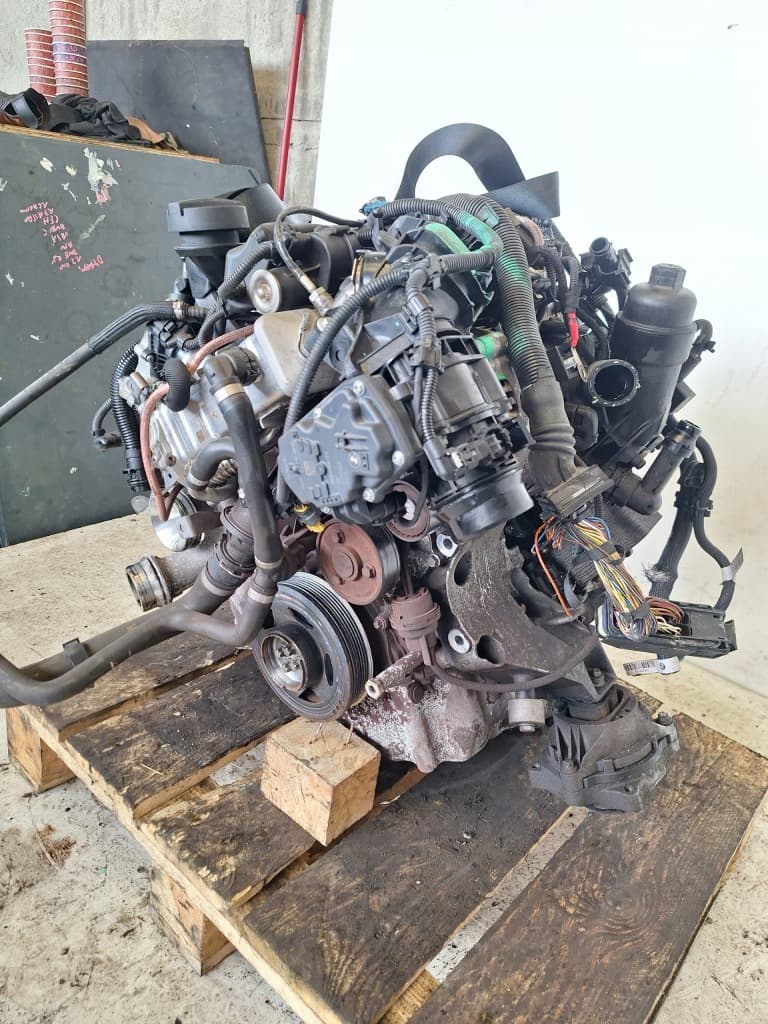 Moteur B37 D15 A — vue 8