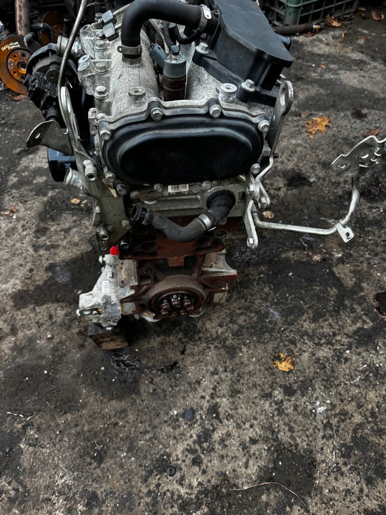Moteur F1AE3481D — vue 2