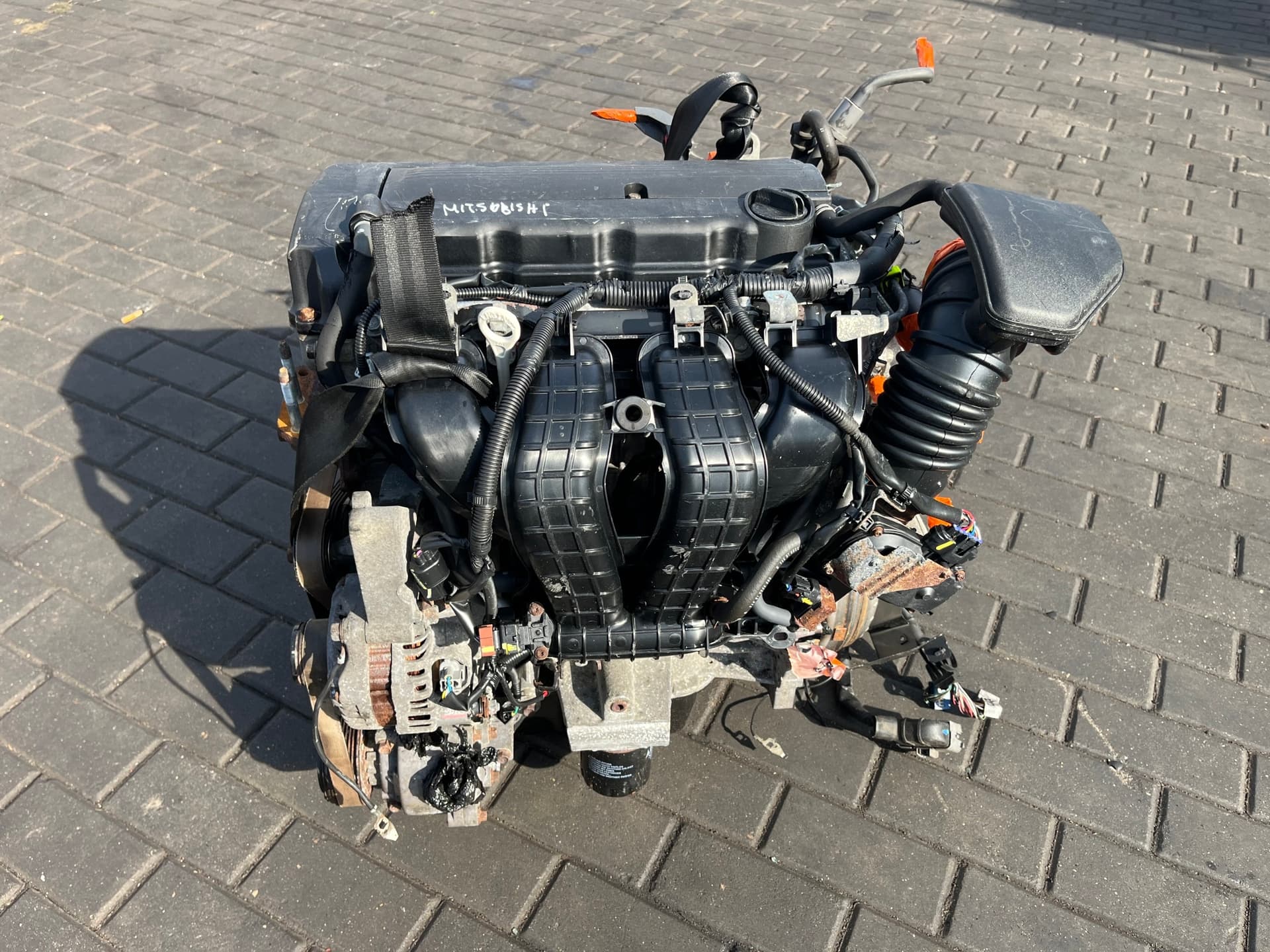 Moteur 4B12 — vue 2