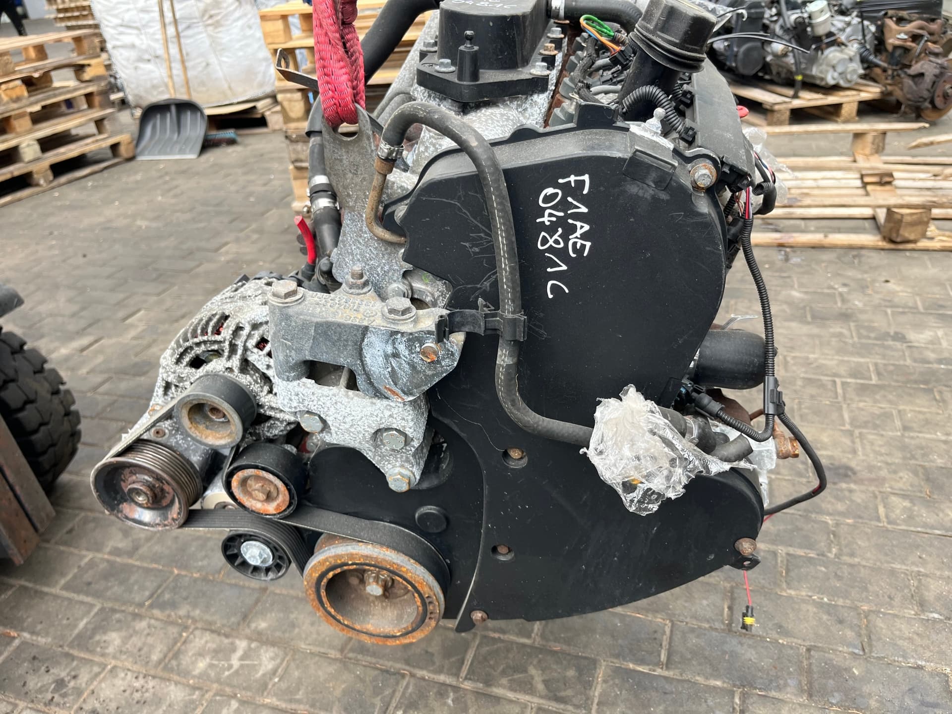 Moteur F1AE0481C — vue 4