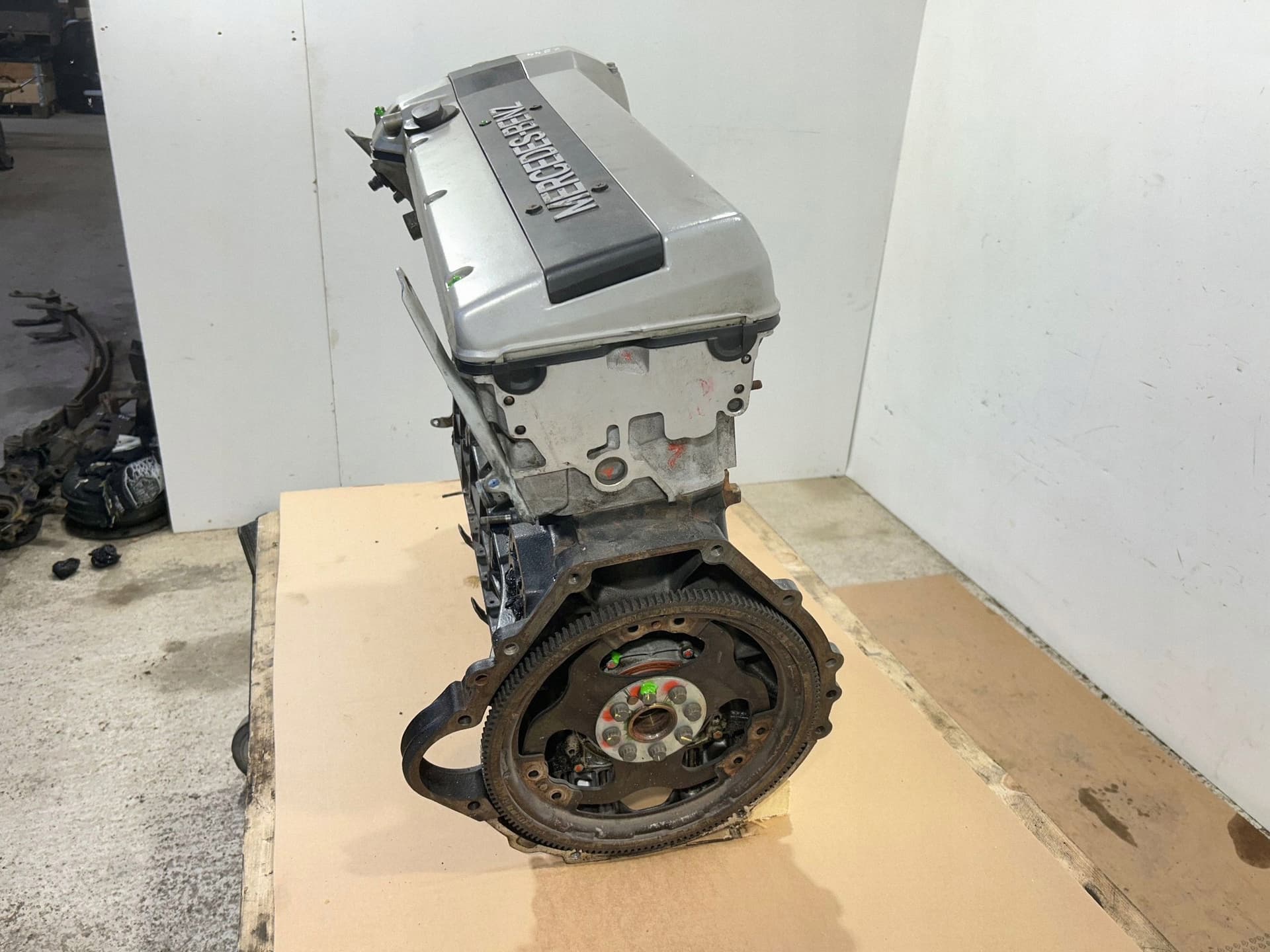 Moteur M 104.981 — vue 3
