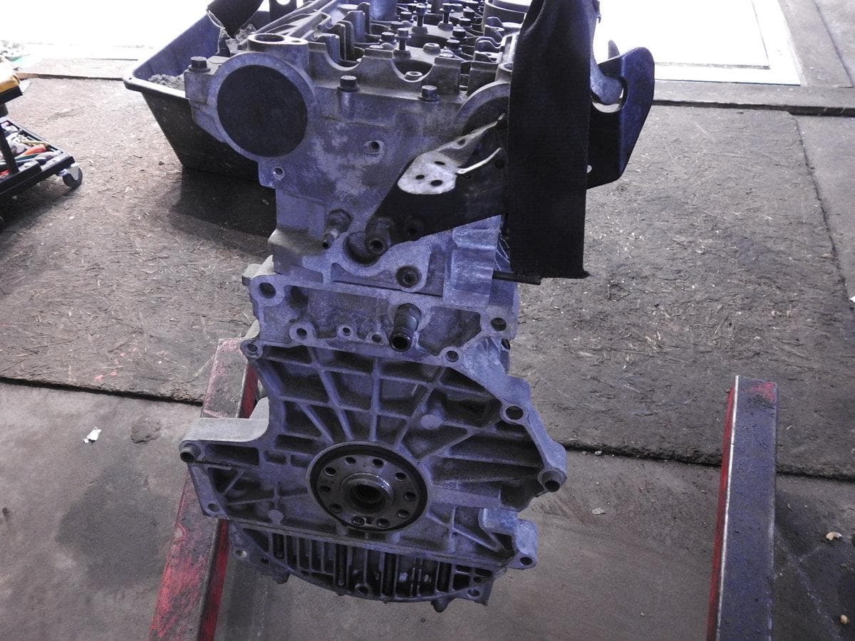 Moteur B 5254 T8 — vue 5