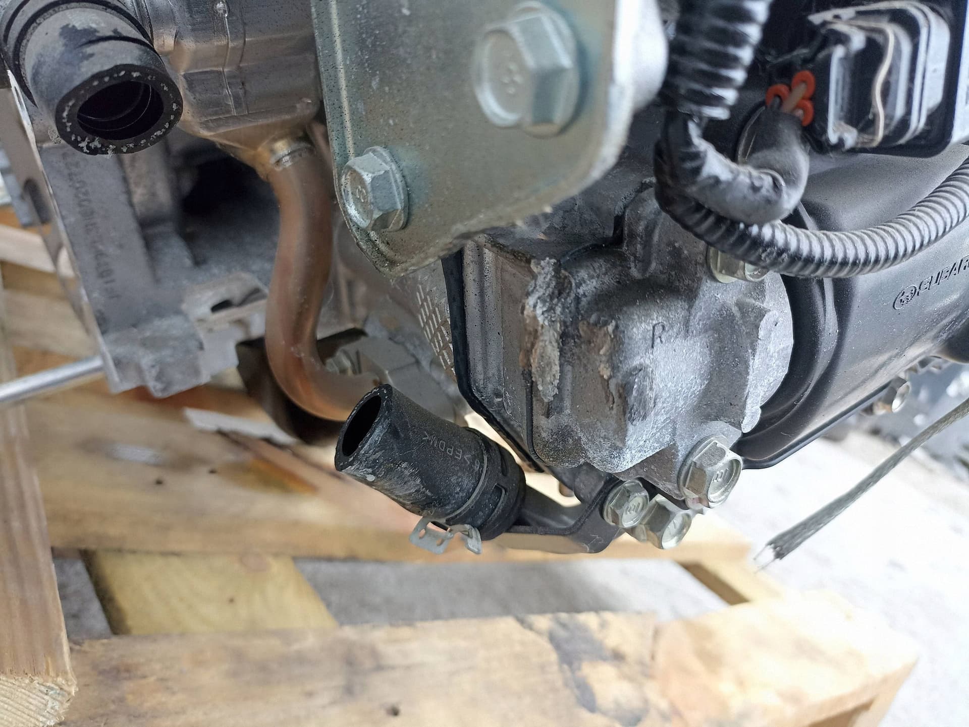 Moteur FB25 — vue 5