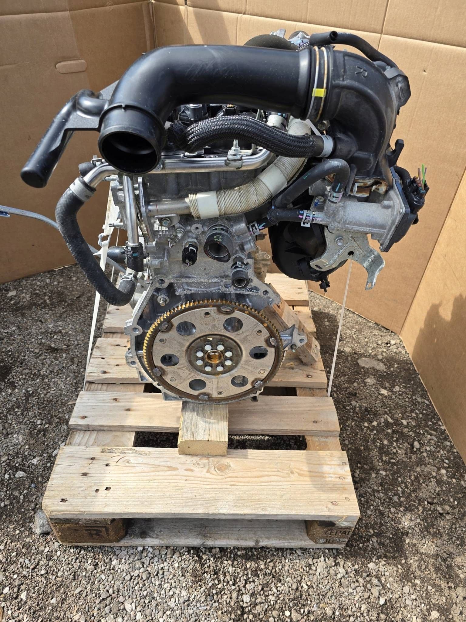 Moteur 2NR-FKE — vue 2