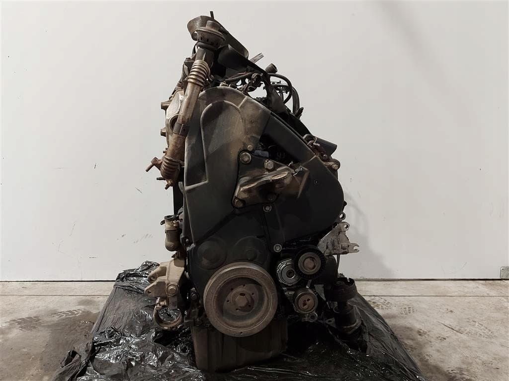 Moteur 8140.63 (F28D) — vue 2
