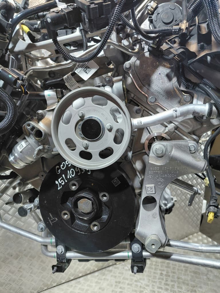 Moteur S68 B44 A — vue 3