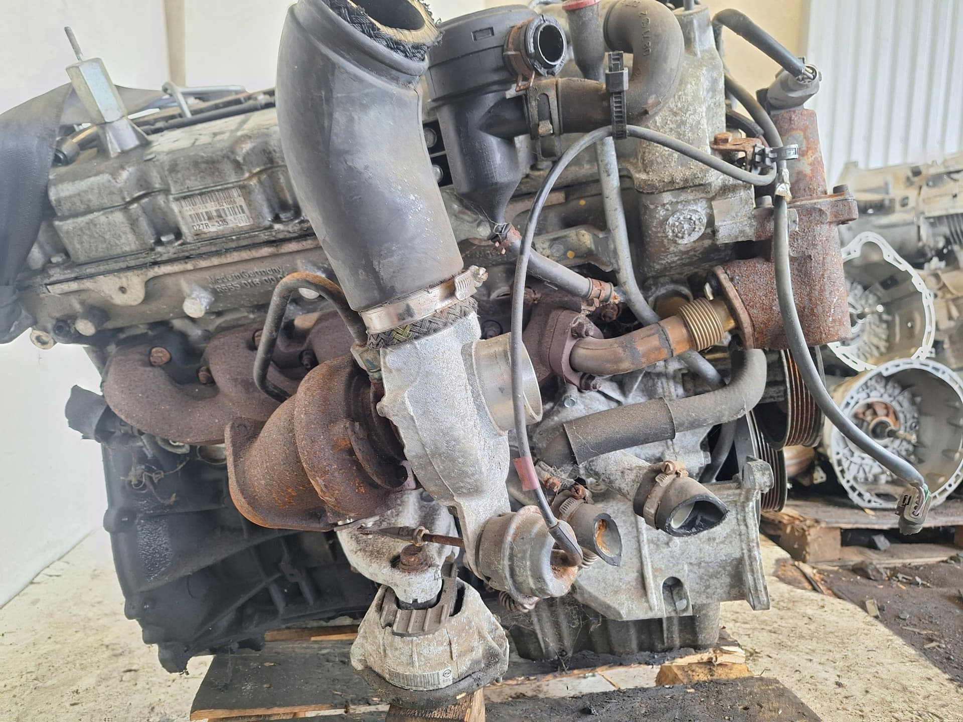 Moteur D27DTP — vue 11