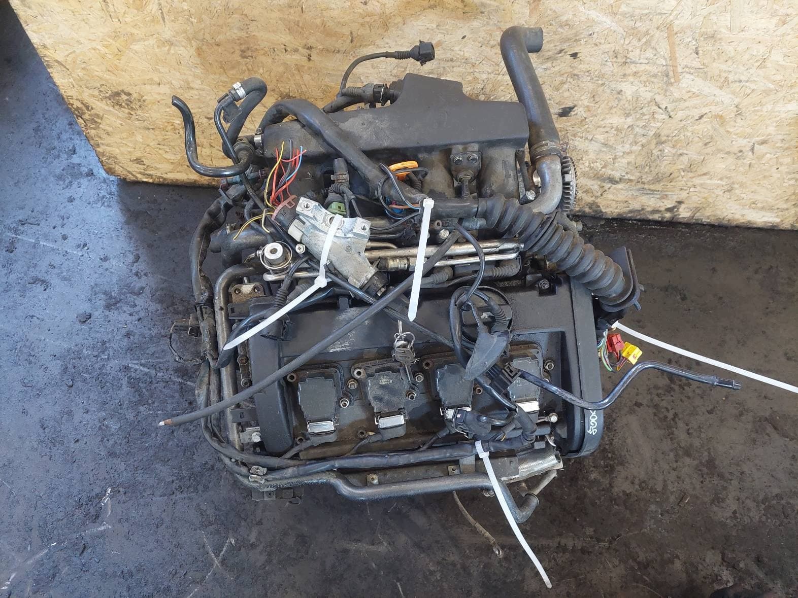 Moteur AEB — vue 9