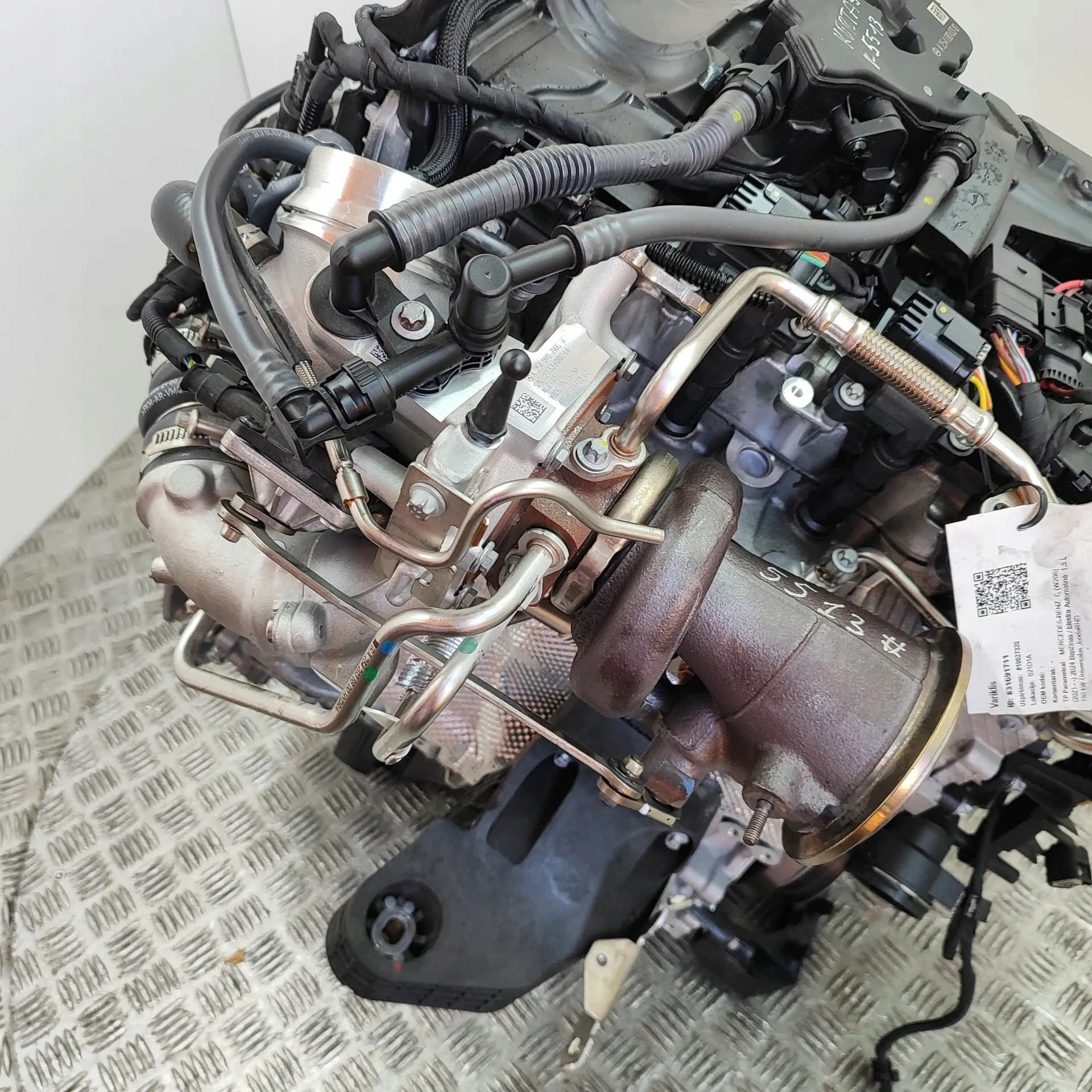 Moteur M 264.915 — vue 4