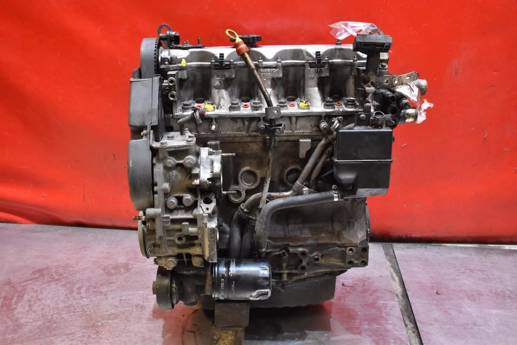 Moteur 8140.43S (F28DTCR) — vue 5