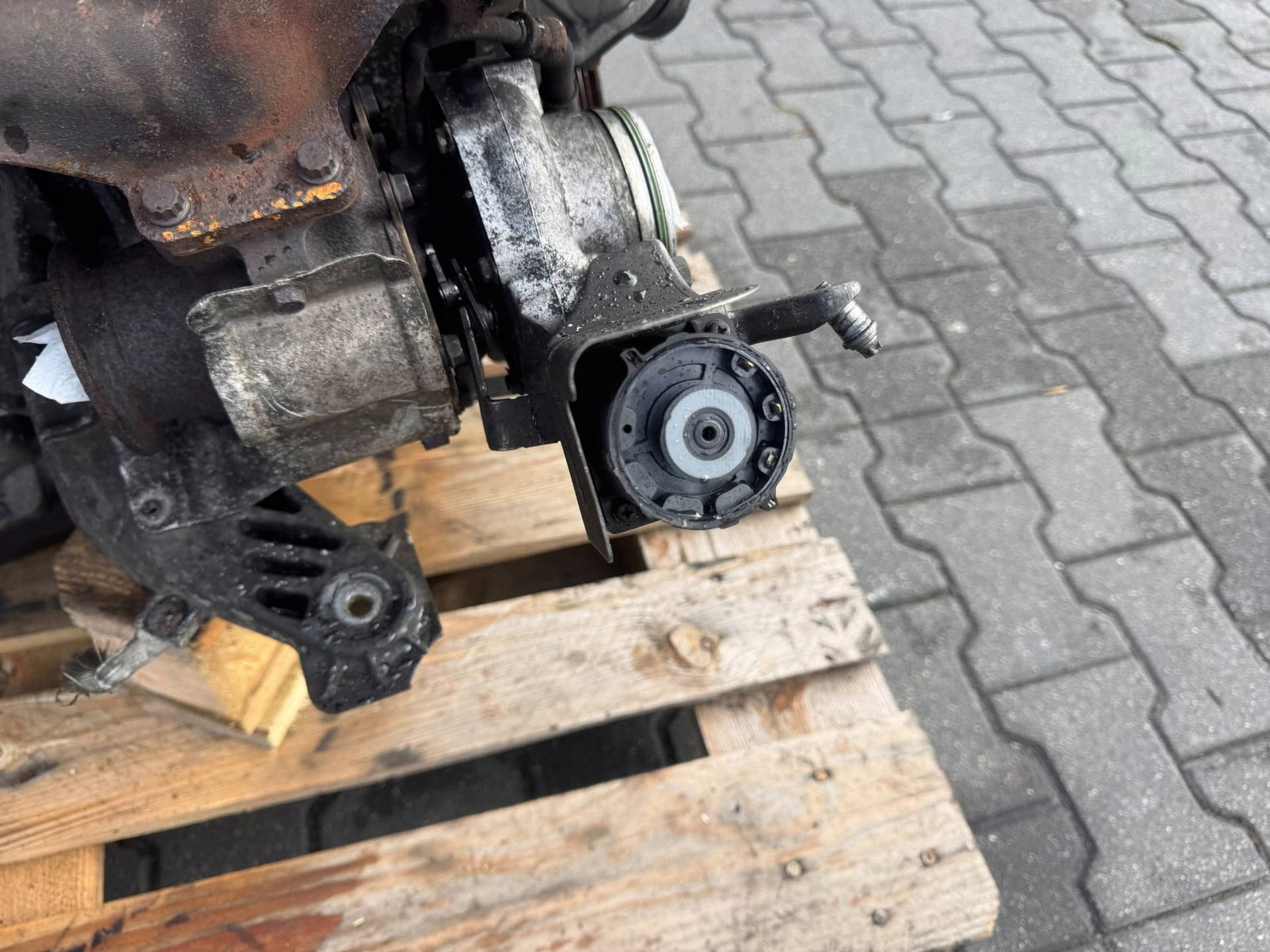 Moteur N47 D20 A — vue 12