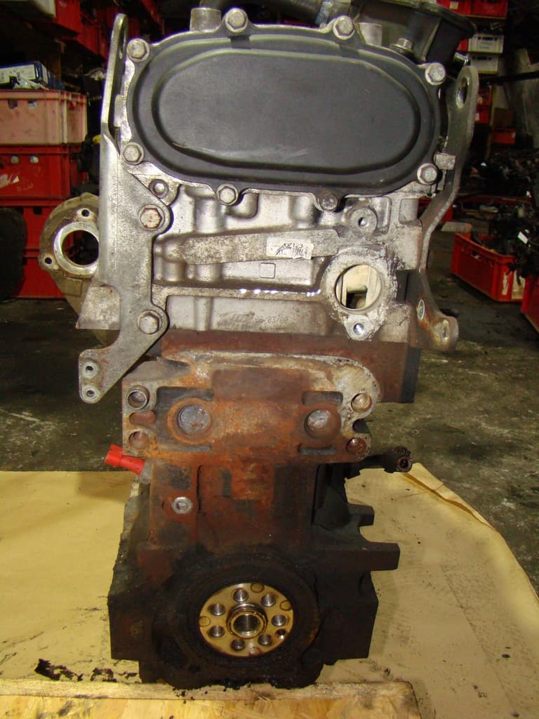 Moteur F1AE0481G — vue 3