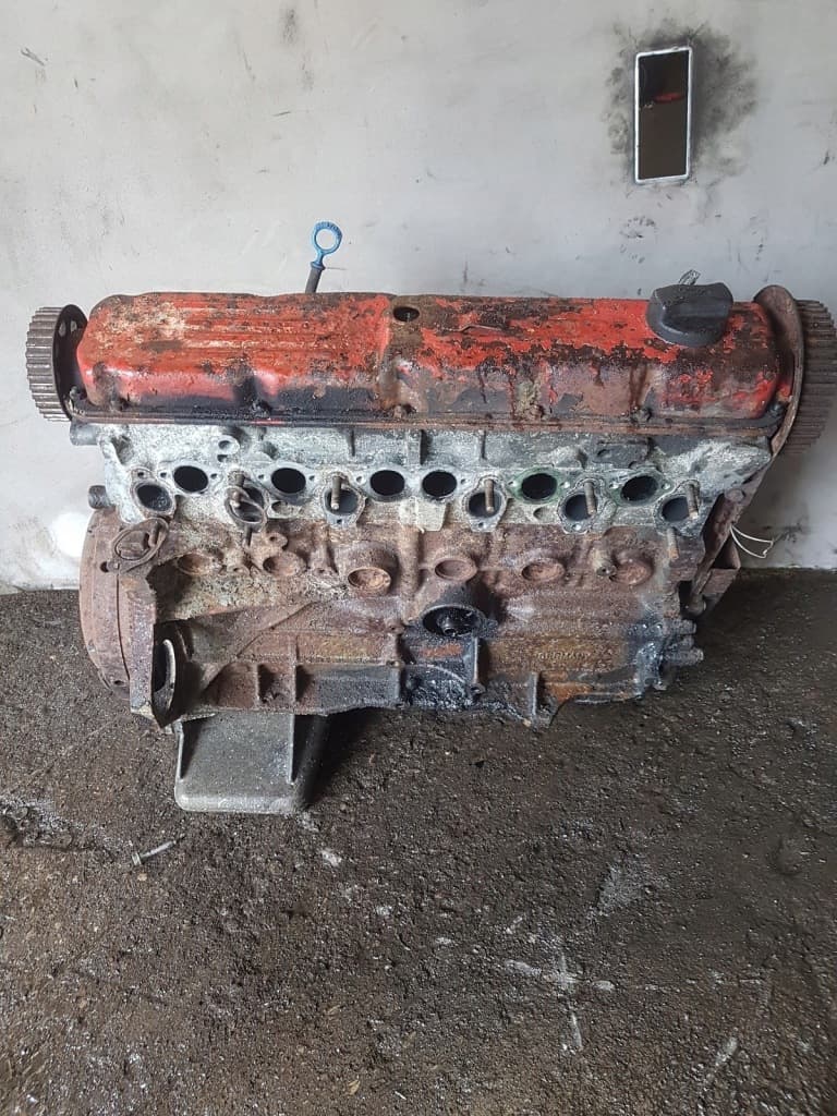Moteur D 24 pour Volvo 740 2.4 Diesel