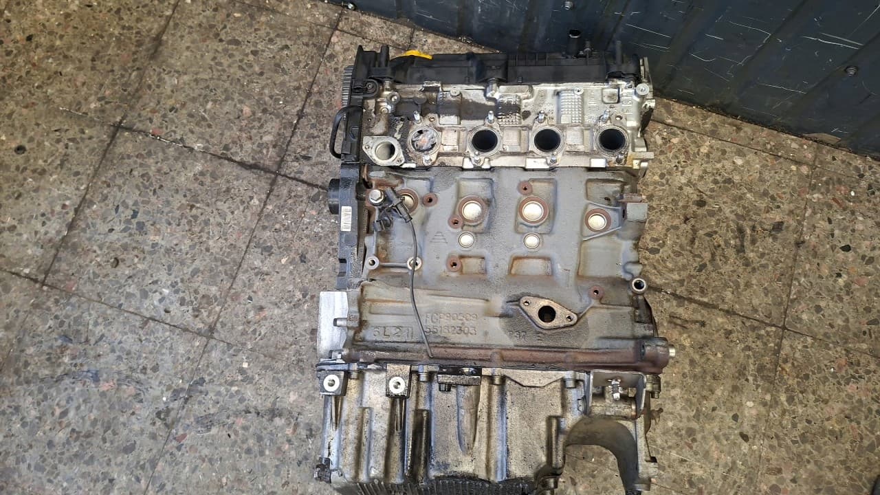 Moteur D19AA — vue 6