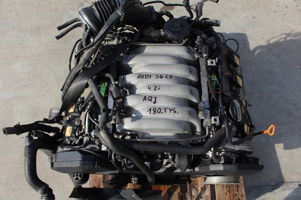Moteur AQJ — vue 4