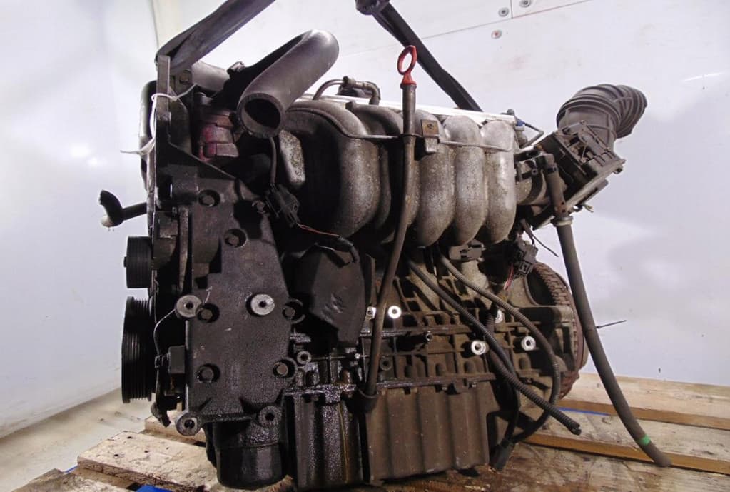 Moteur B 5244 S — vue 2