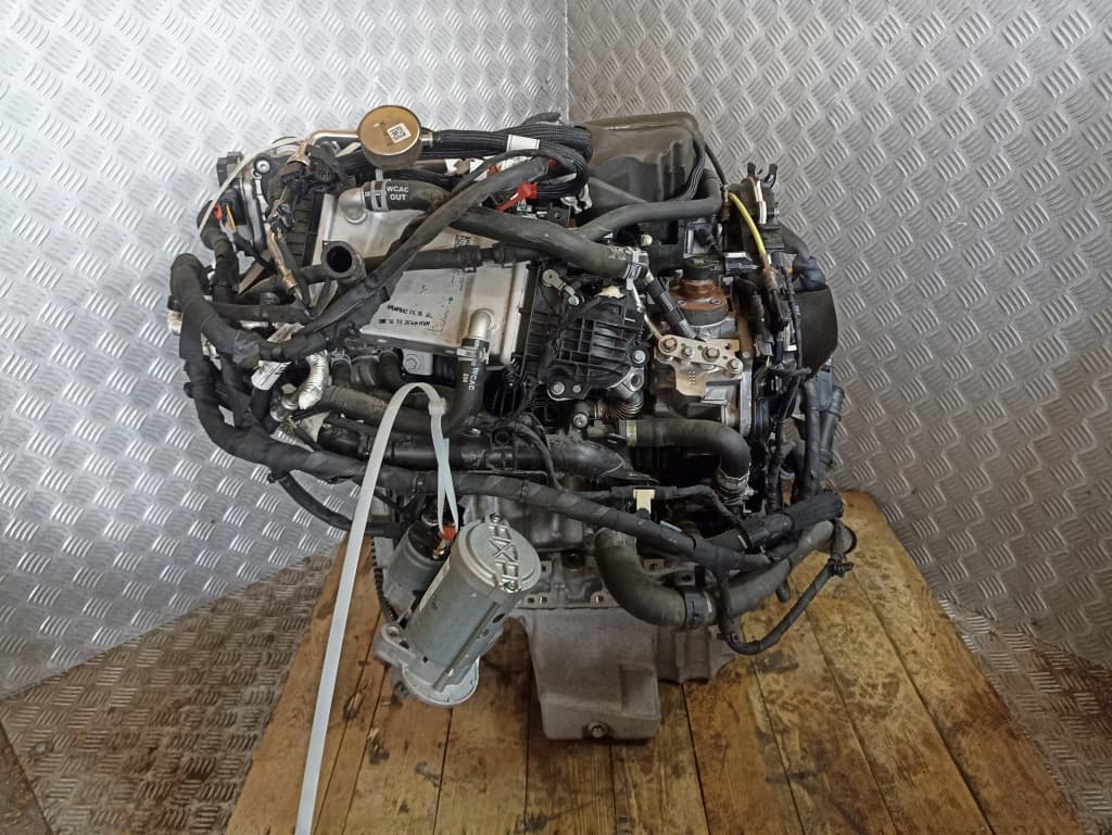 Moteur Y9DA — vue 4