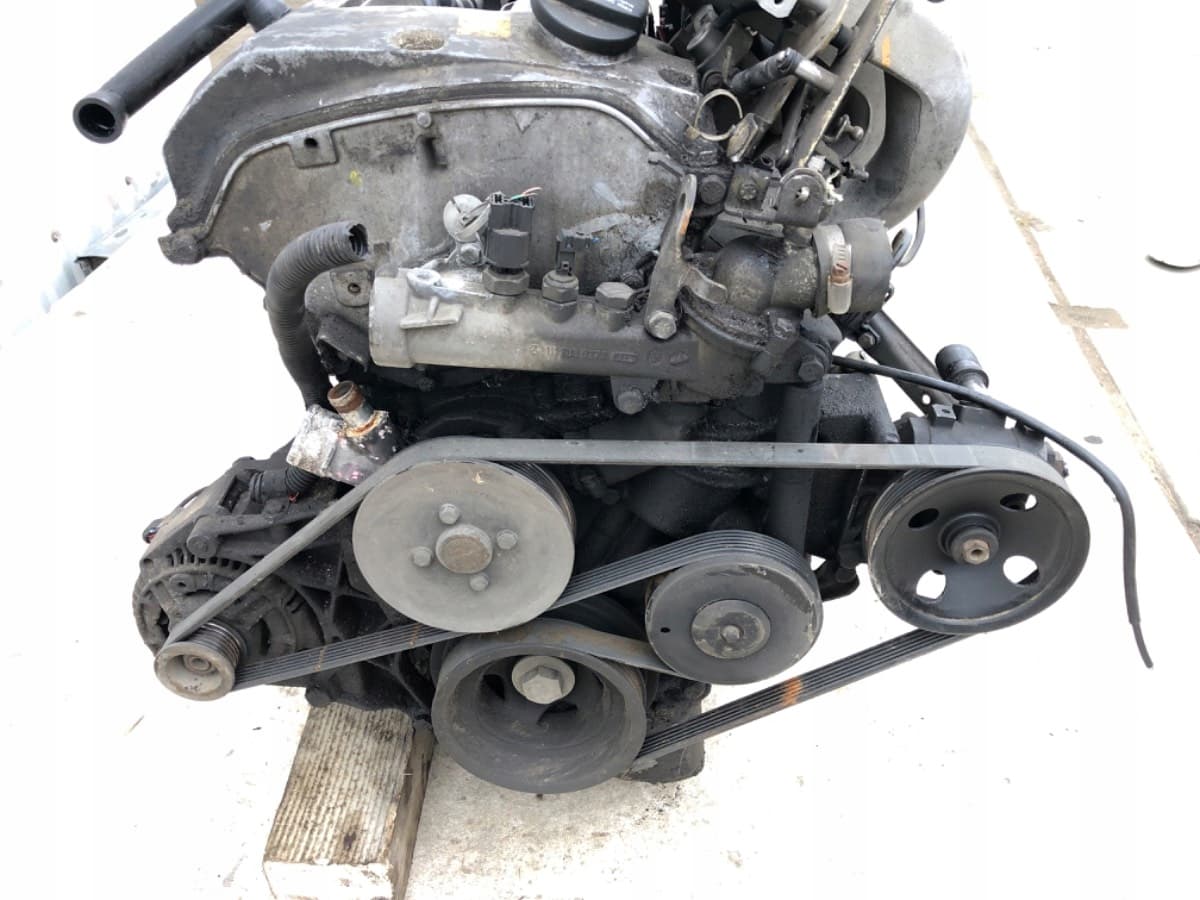 Moteur M 111.950 — vue 4