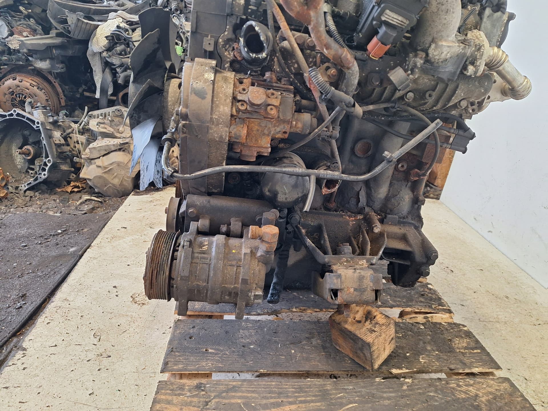Moteur F1AE0481G — vue 7