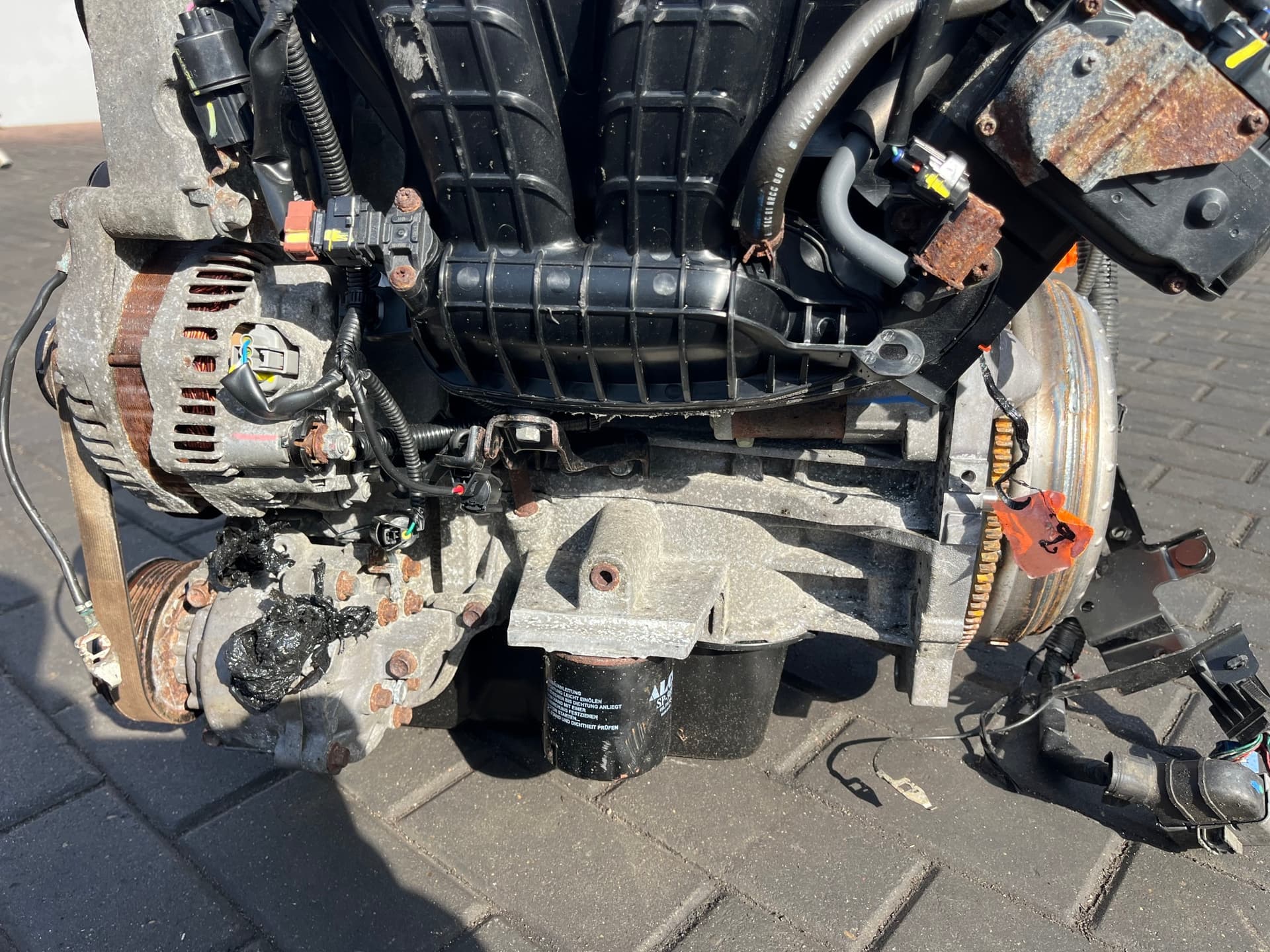 Moteur 4B12 — vue 14