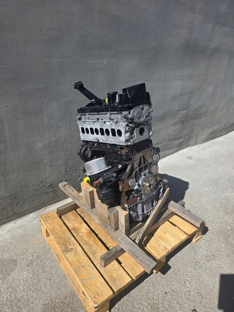 Moteur CXEB — vue 3