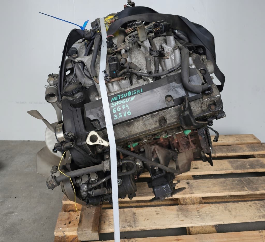 Moteur 6G74 (DOHC 24V) — vue 2