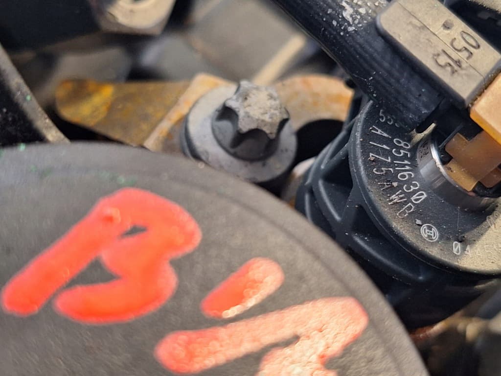 Moteur B37 D15 A — vue 3
