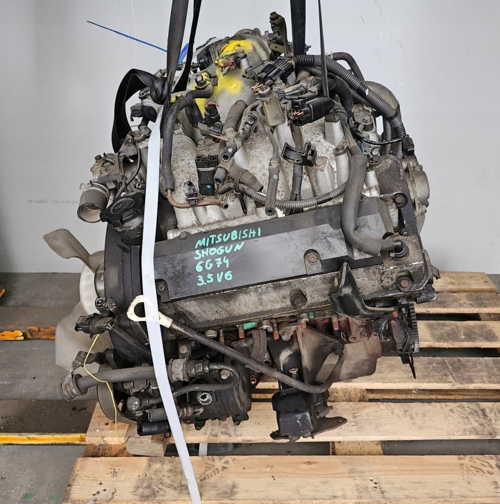 Moteur 6G74 (DOHC 24V) — vue 3