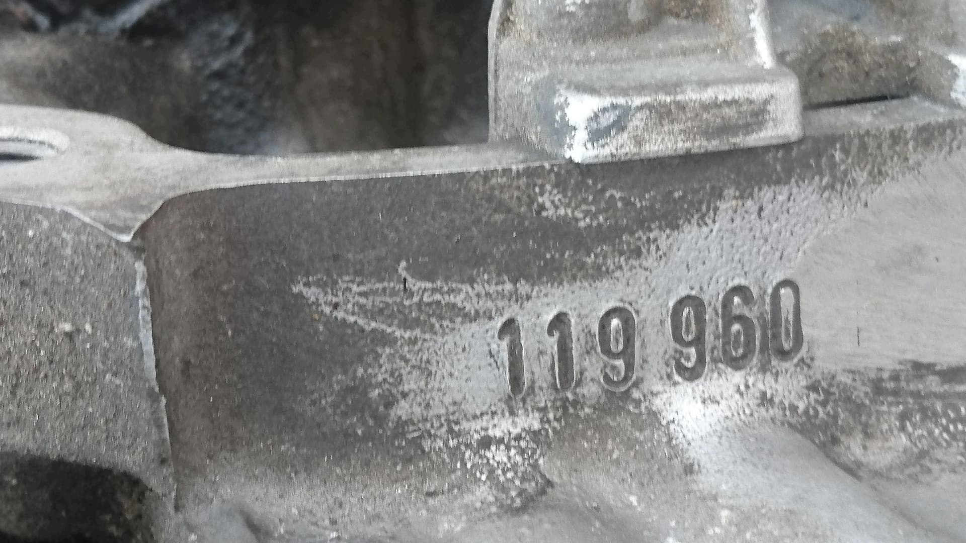 Moteur M 112.923 — vue 4